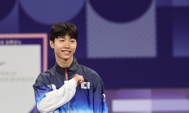 希勒：预测阿森纳战平利物浦；在斯洛特手下阿诺德防守有长进
