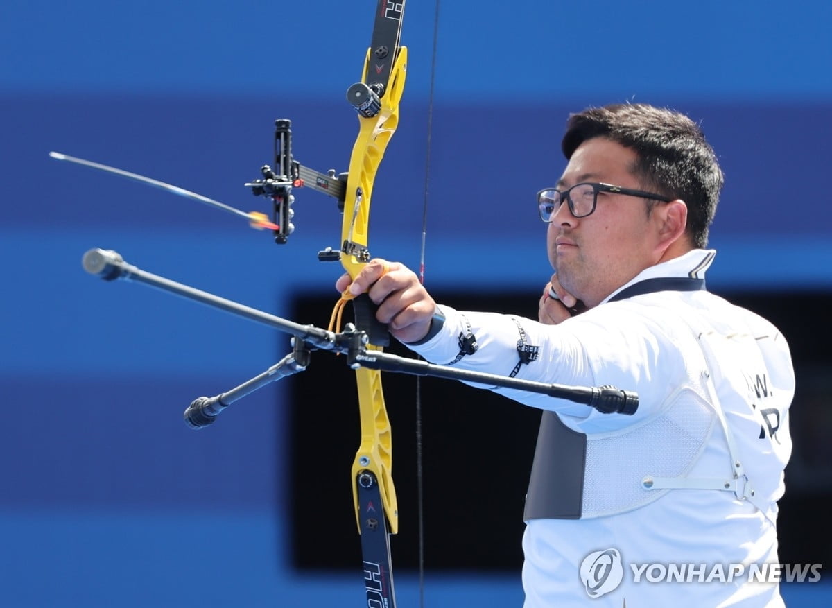 ✅拉波尔塔：球队与耐克匹配了一份10年新的报价 将于近日公布