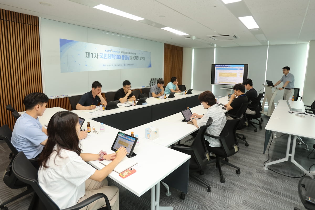 基耶利尼：如果要选一个决赛队友，我会选择C罗而不是梅西