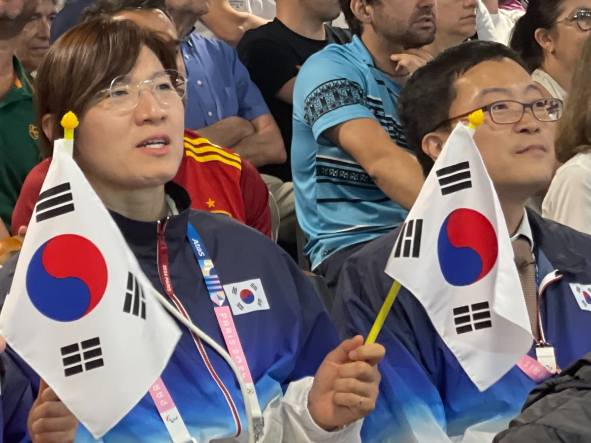 阿斯预测马德里德比首发：阿尔瓦雷斯+格列兹曼PK巴西双星