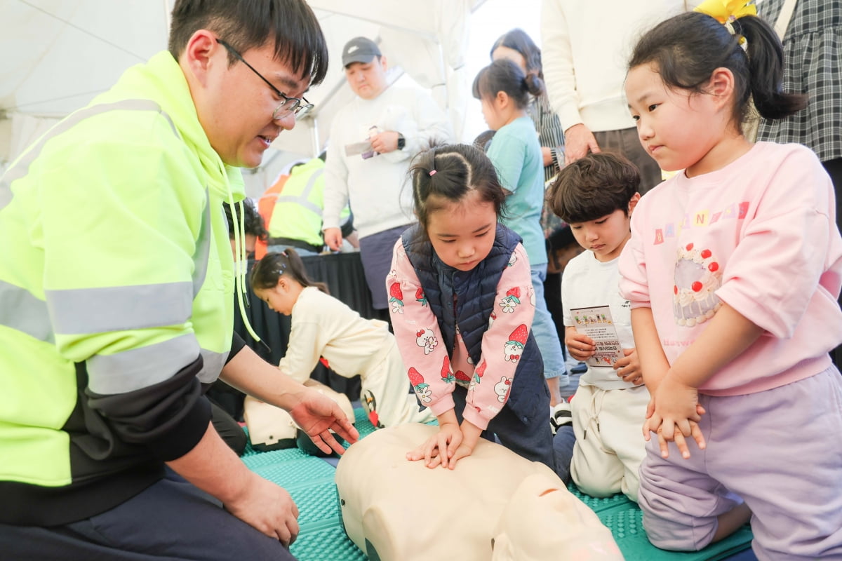 赫罗纳vs莱加内斯全场数据：射门数15-8，射正数6-5