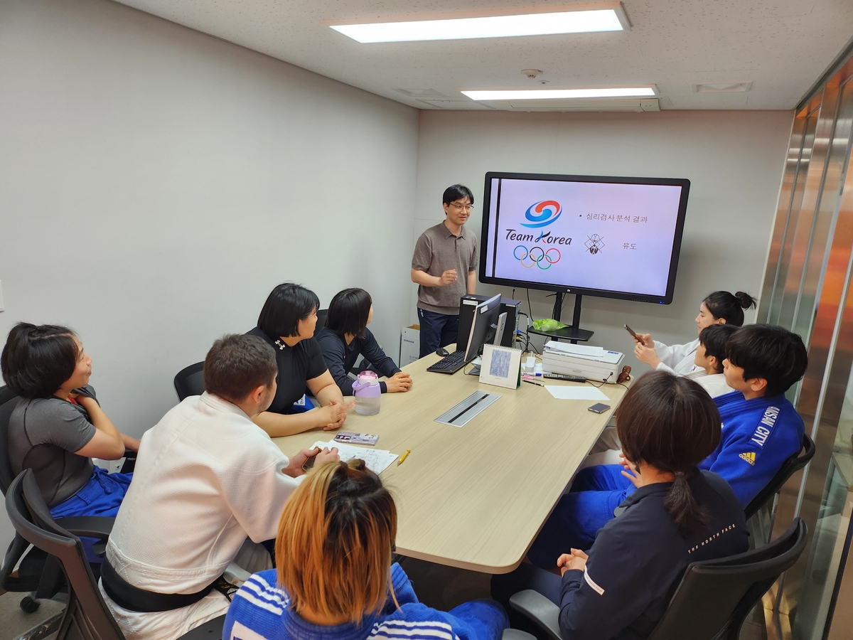 埃梅里：杰克逊态度好也爱学习，总是把足球放在首位
