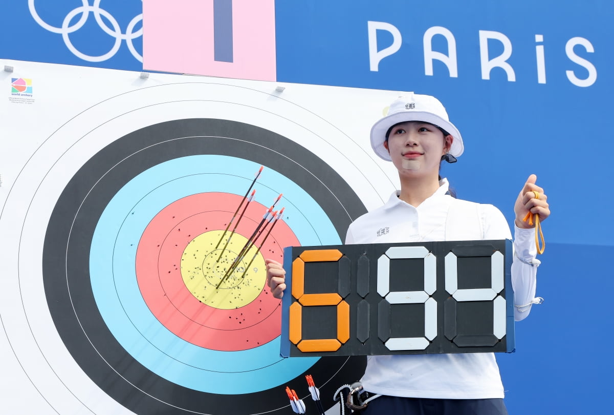 41-22，勇士主场擒鹰，无愧西部领头羊！库里又可以踩单车