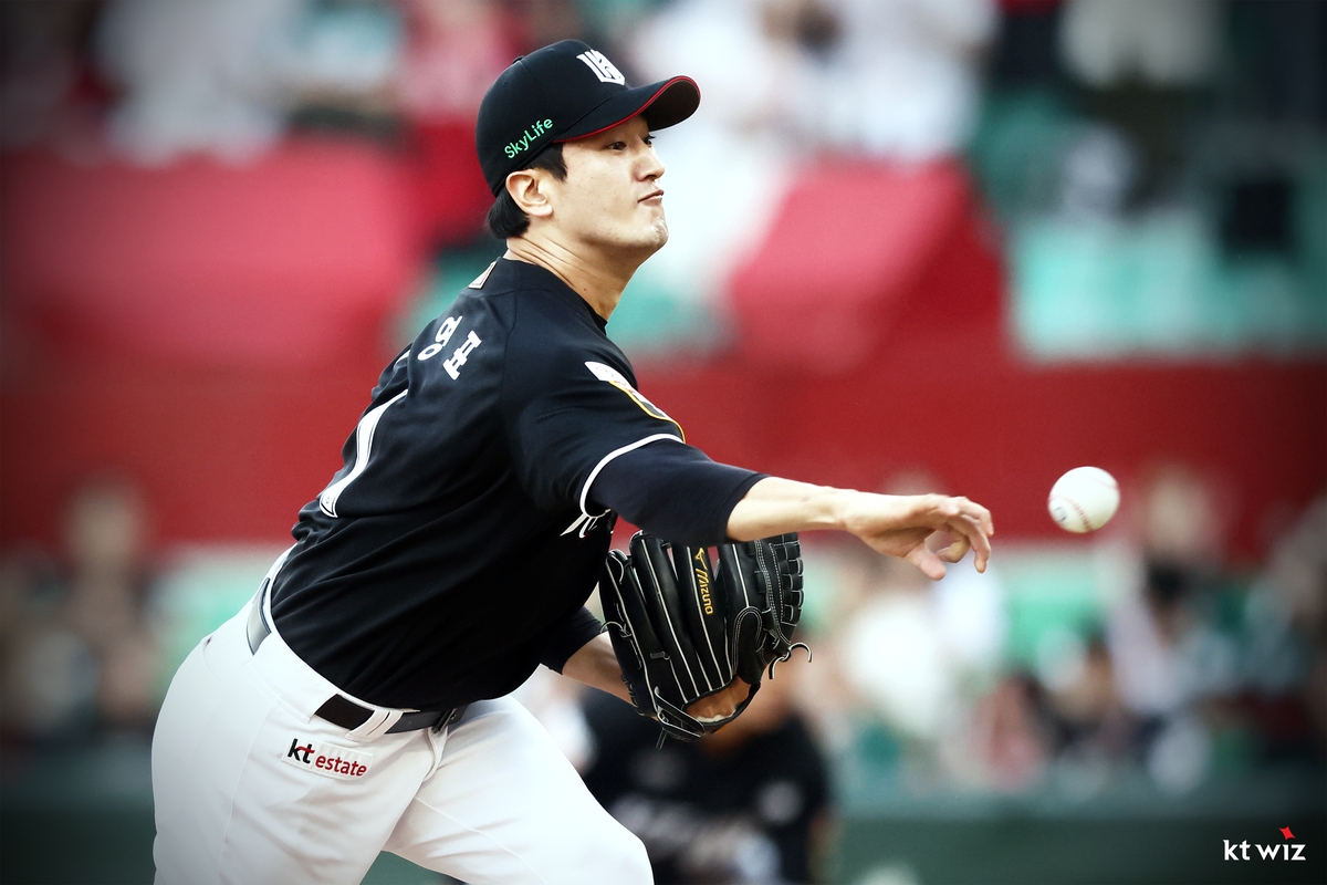 篮网三巨头永远的痛！雄鹿官方转发NFL揭幕战乌鸦达阵踩线：毫厘之间
