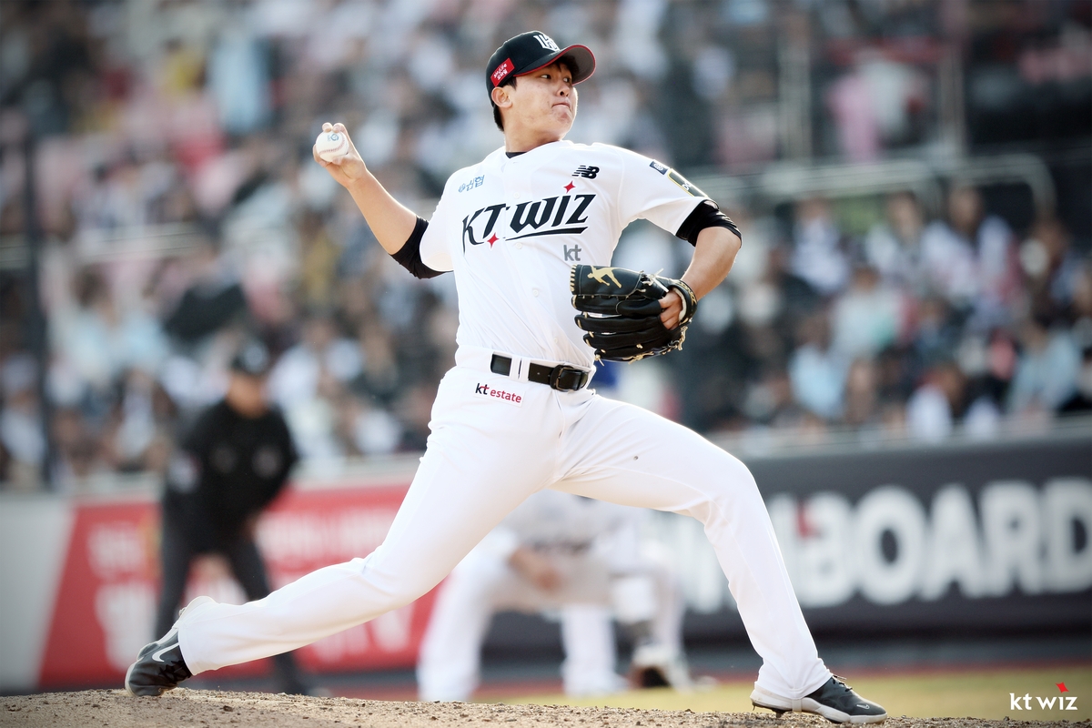 西甲战报：两队各得一点！戈麦斯98分钟破门，瓦伦西亚2-2绝平阿拉维斯