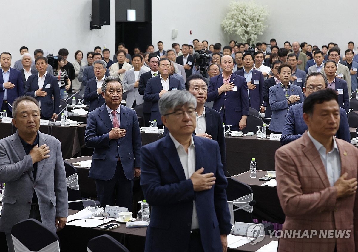 曼城出手截胡曼联阿森纳猎物：欲签尤尔曼德顶替重伤的罗德里