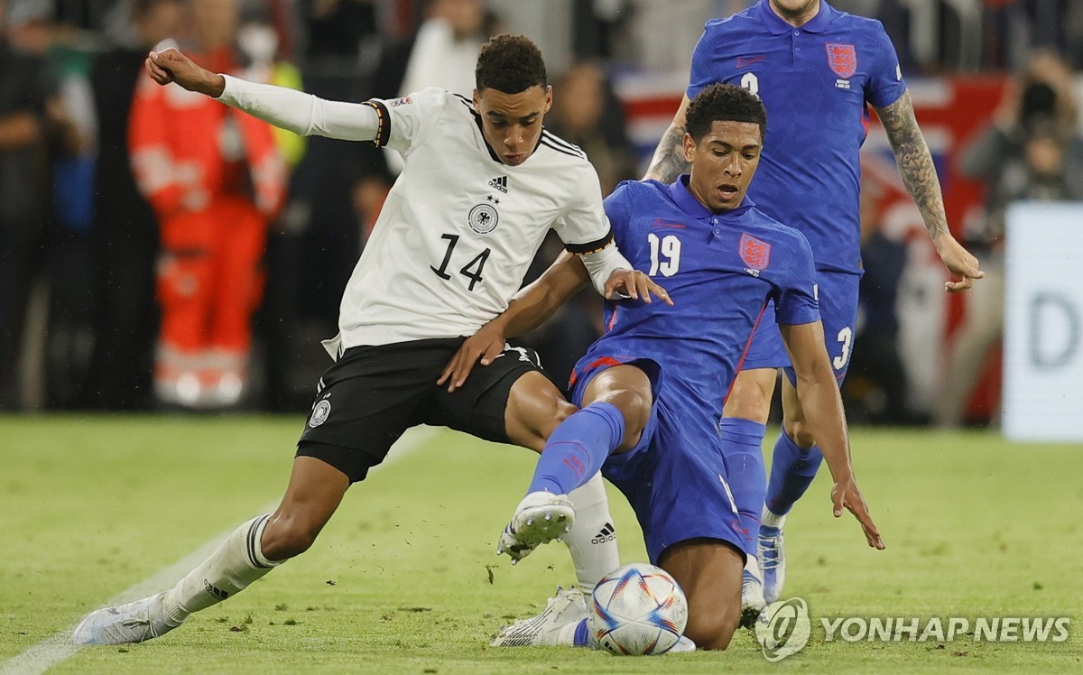 ⚽意甲战报：基恩、特奥、亚伯拉罕均失点 德赫亚率献神扑 佛罗伦萨2-1AC米兰