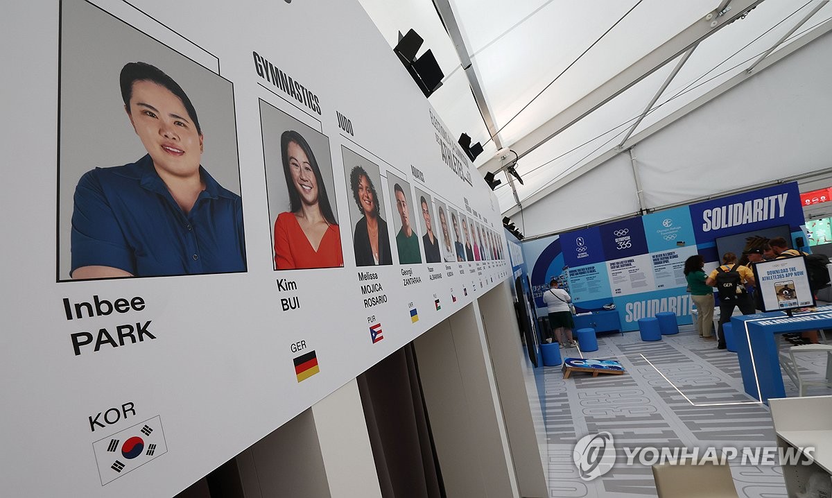 TA：维尼修斯原本安排了30人的亲友团参加金球奖颁奖礼
