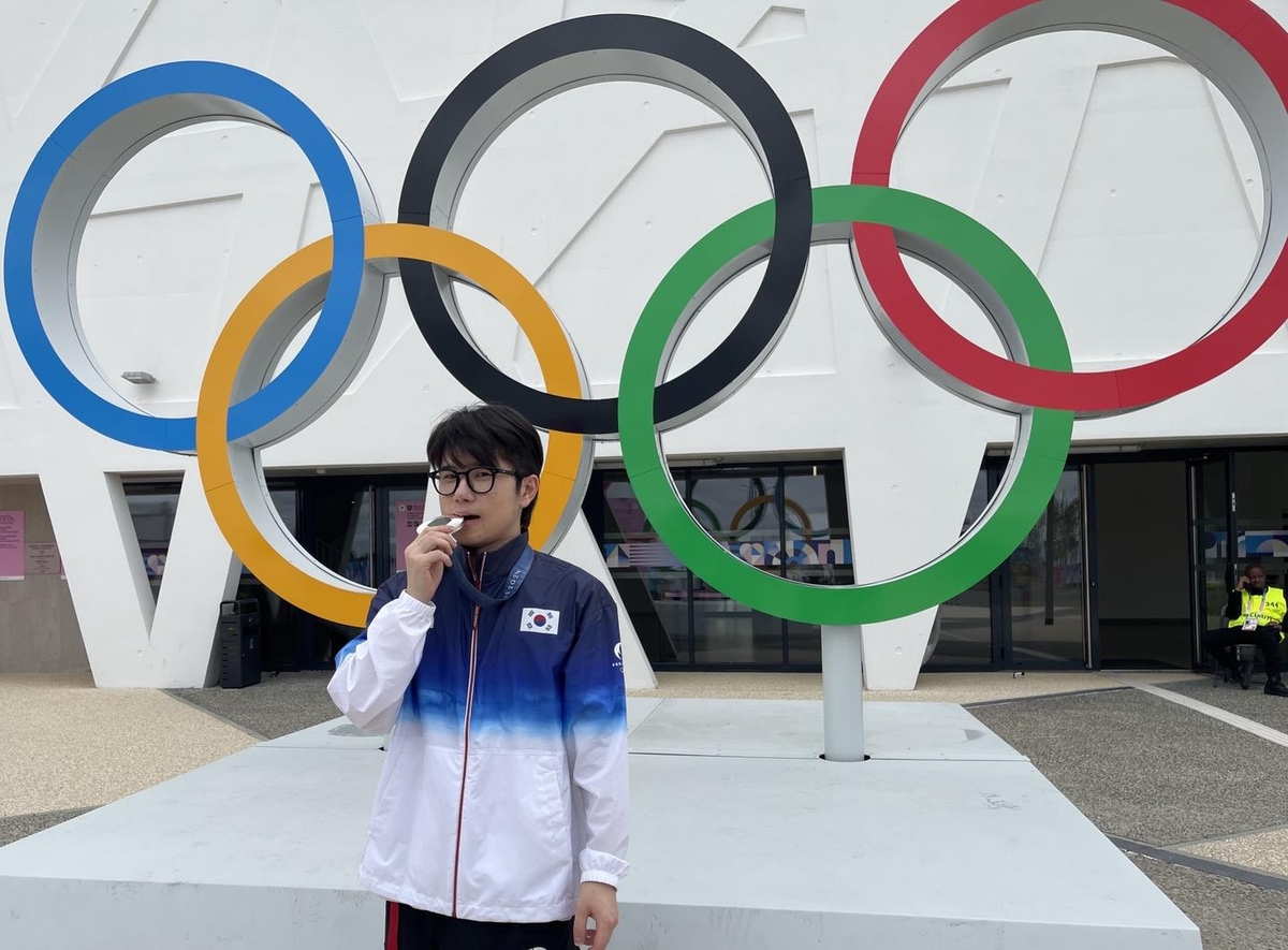 科纳特自宣将因膝伤缺阵，据悉会在明年1月初回归